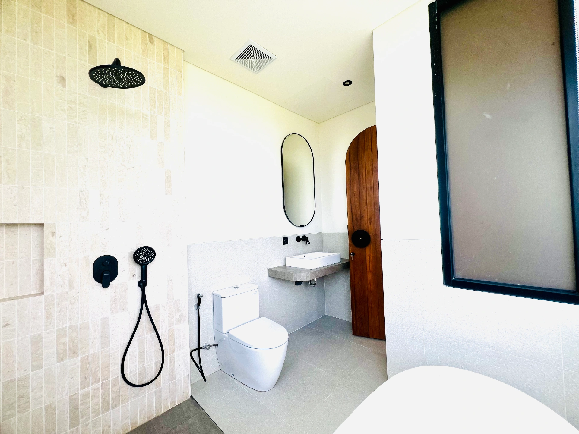Brand New 2 Bedrooms Villa 2 Minutes Away to Cemagi Beach, 1-bed villa for rent in Seseh – photo 10 of 15