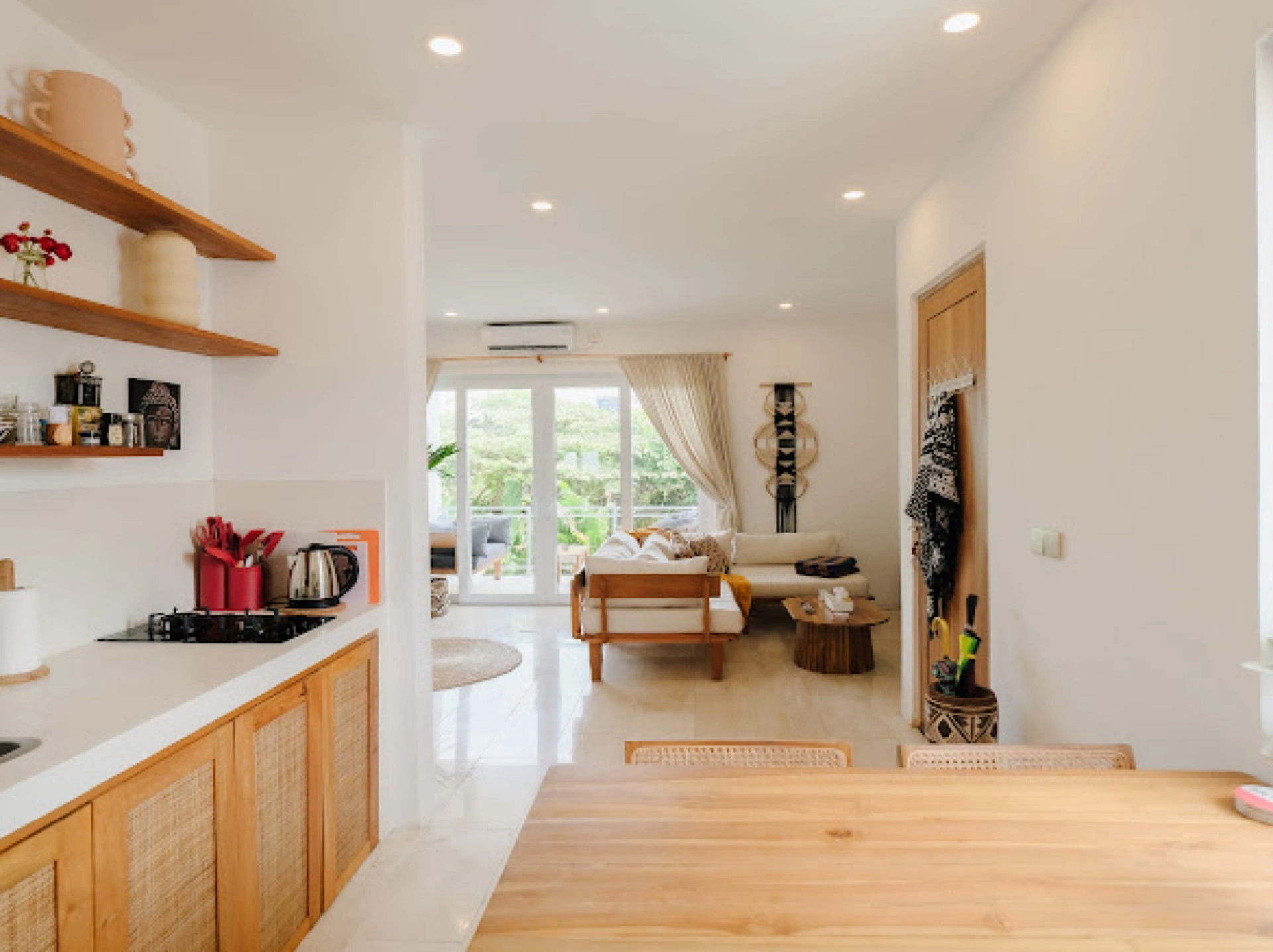 Bright 1BR Apartment w/ Shared Pool, 1-bed villa for rent in Kuta – photo 7 of 15