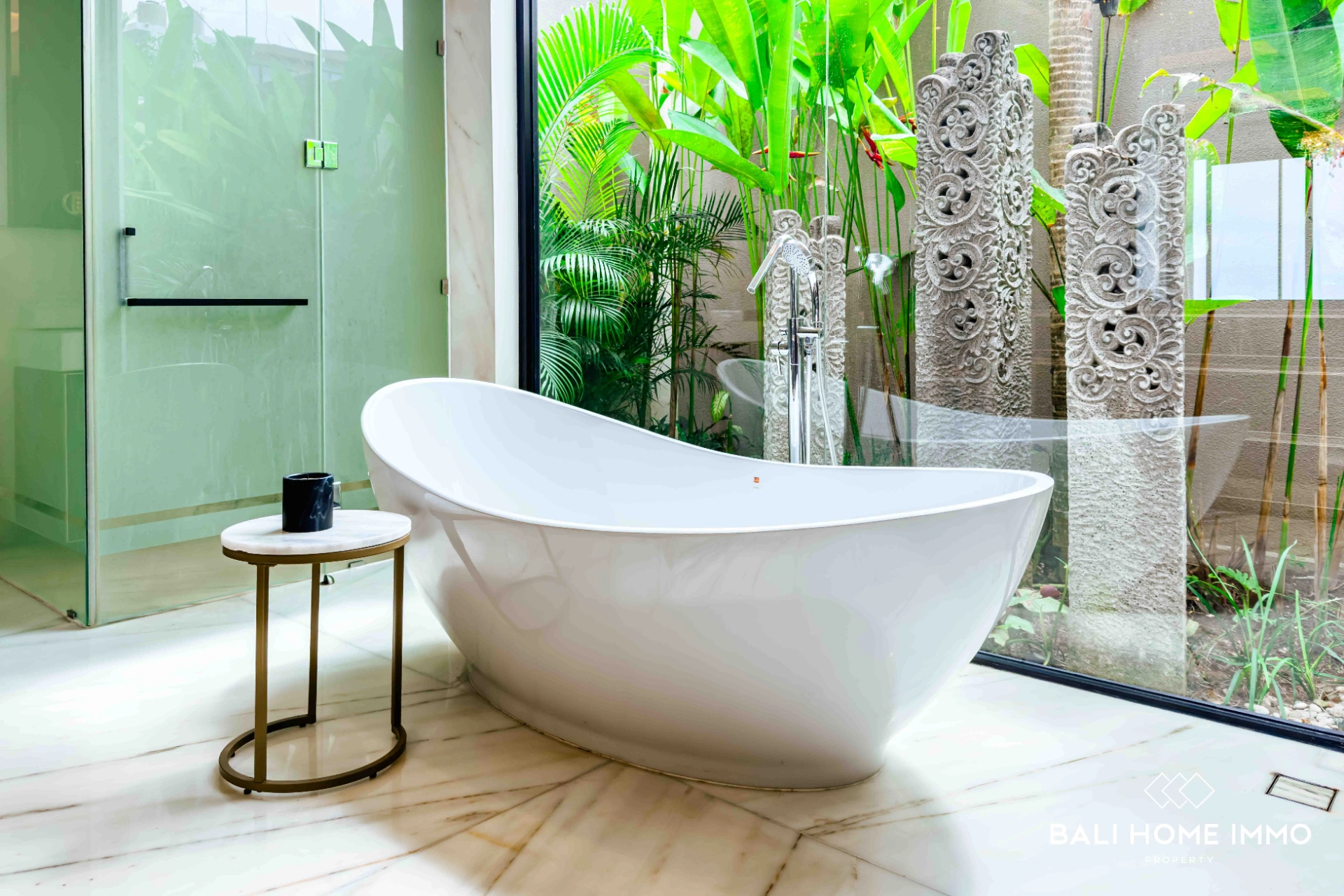 Luxurious Ocean View 6 Bedrooms Villa for Rental in Bali Ungasan, 6-bed villa for rent in Uluwatu – photo 11 of 15