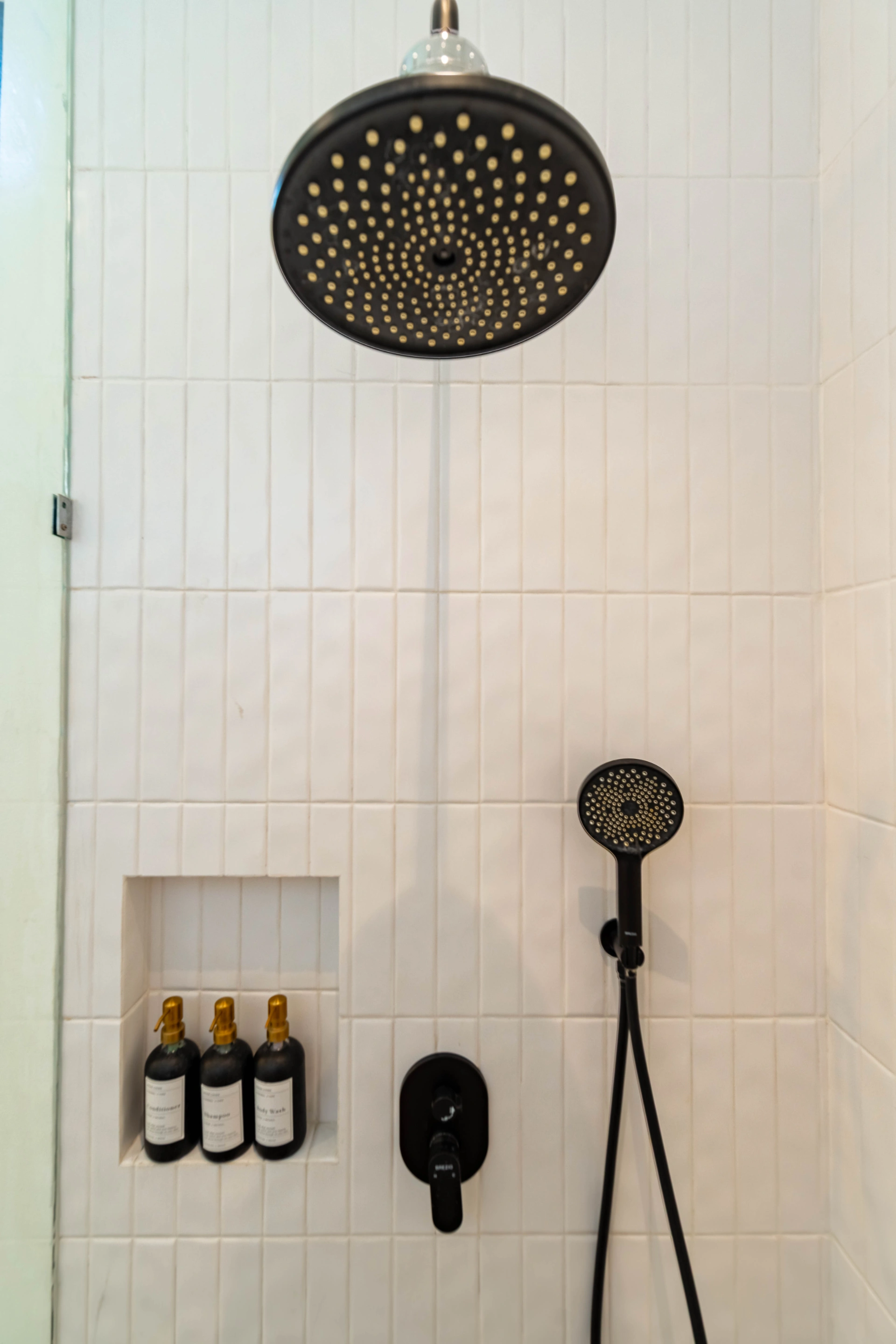 Luxury Black Villa w/ Private Pool • 8 Min to Beach, 1-bed villa for rent in Canggu – photo 10 of 15