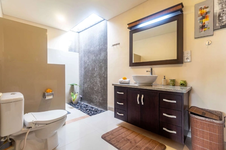 Villa For Rent 4 Bed In Tumbak Bayuh,Badung Bali, 4-bed villa for rent in Pererenan – photo 15 of 15