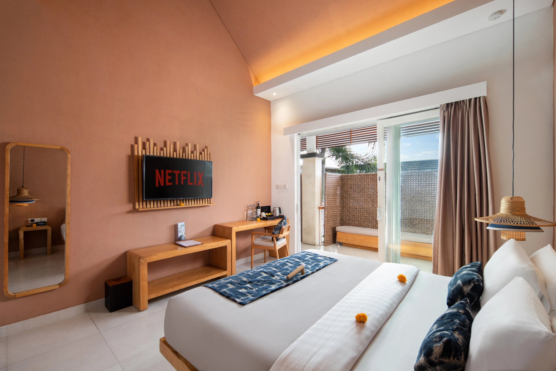 Sophisticated 1 Bedroom Modern Suite in the Heart of Berawa, 1-bed villa for rent in Canggu – photo 10 of 13