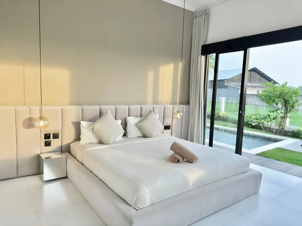 3BR Minimalist Villa with Rice Field View, The R Villa Ranakah, 3-bed villa for rent in Pererenan – photo 8 of 15