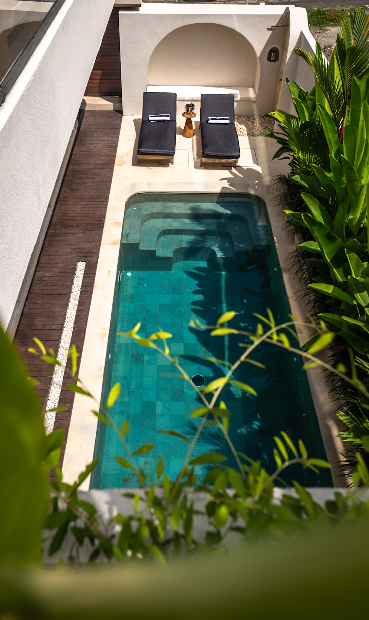 Villa Solara - 3BR in the Heart of Canggu w/ Rooftop Bar, 3-bed villa for rent in Canggu – photo 7 of 15
