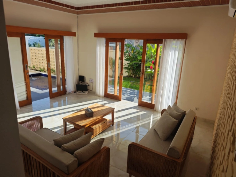 Spacious 3 bedroom villa in pecatu-uluwatu, 3-bed villa for rent in Uluwatu – photo 4 of 12