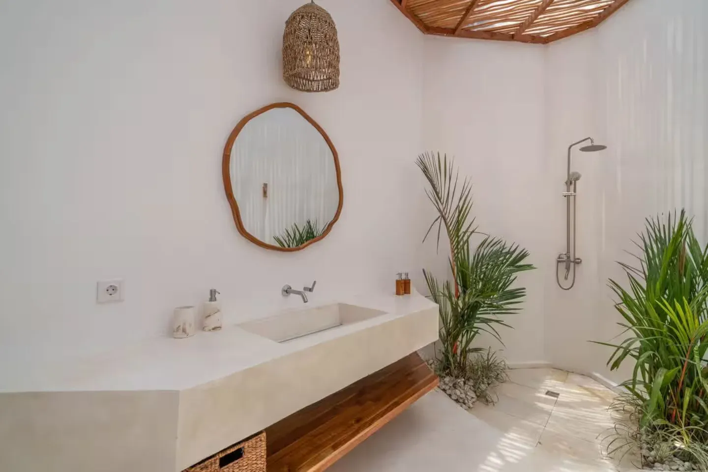 3 Bedrooms Villa in Canggu, 3-bed villa for rent in Canggu – photo 7 of 15