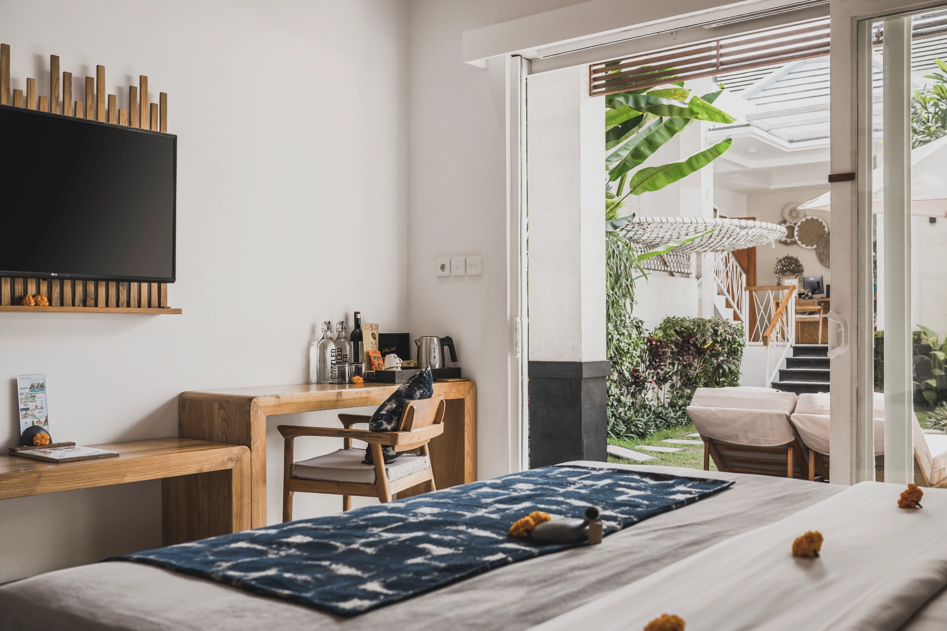 Sophisticated 1 Bedroom Modern Suite in the Heart of Berawa, 1-bed villa for rent in Canggu – photo 7 of 13