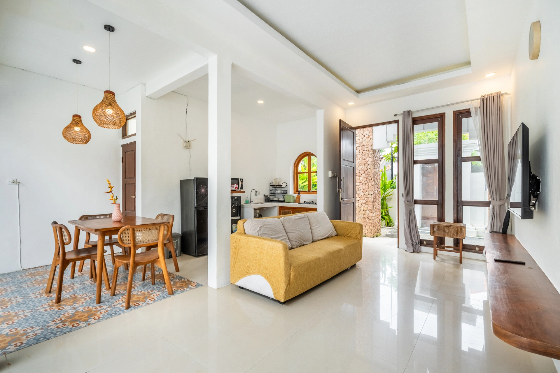 Two Bedroom Private Pool in Bhiseka Villa Jimbaran Bali, 2-bed villa for rent in Uluwatu – photo 10 of 15