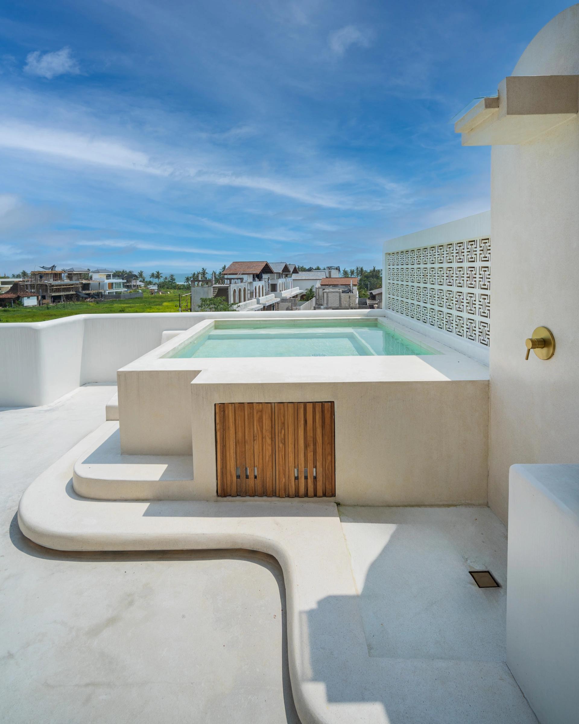 Walk to Seseh Beach•3BR Villa•2 Pools•Ocean Views, 3-bed villa for rent in Seseh – photo 10 of 15