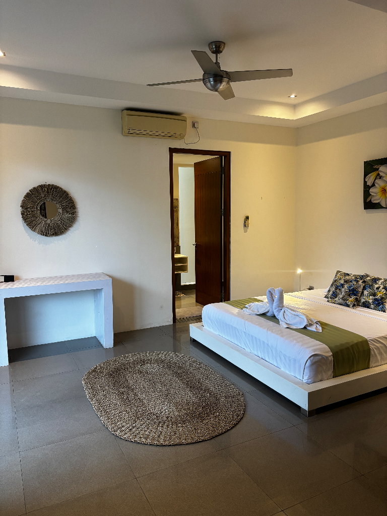 Berawa-4BR Villa with Amazing Rooftop, 4-bed villa for rent in Canggu – photo 12 of 15