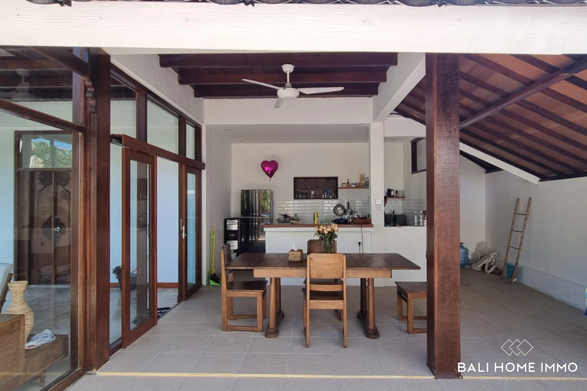 Beautiful 3 Bedroom Family Villa near beach in Bali Canggu Berawa, 3-bed villa for rent in Canggu – photo 4 of 11