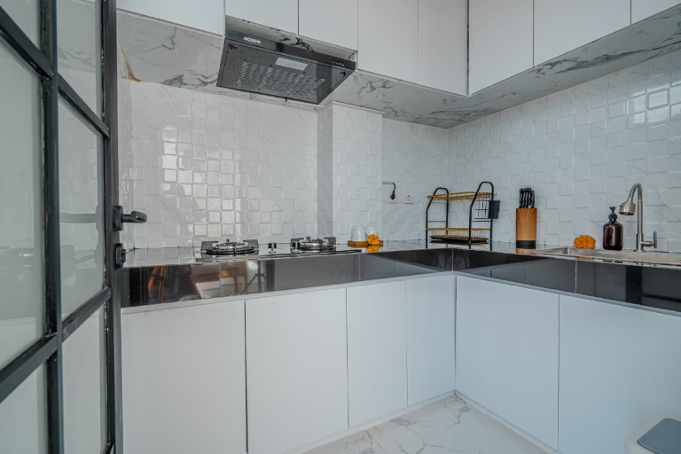 1BR Deluxe Room with Private Kitchen – Beachside Pererenan, 1-bed villa for rent in Pererenan – photo 12 of 14