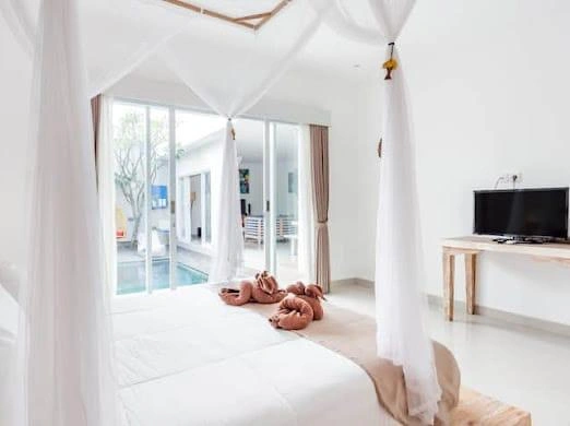 Yearly Rent - Kerobokan - 2 Bedrooms Villa in Kerobokan, 2-bed villa for rent in Canggu – photo 3 of 10