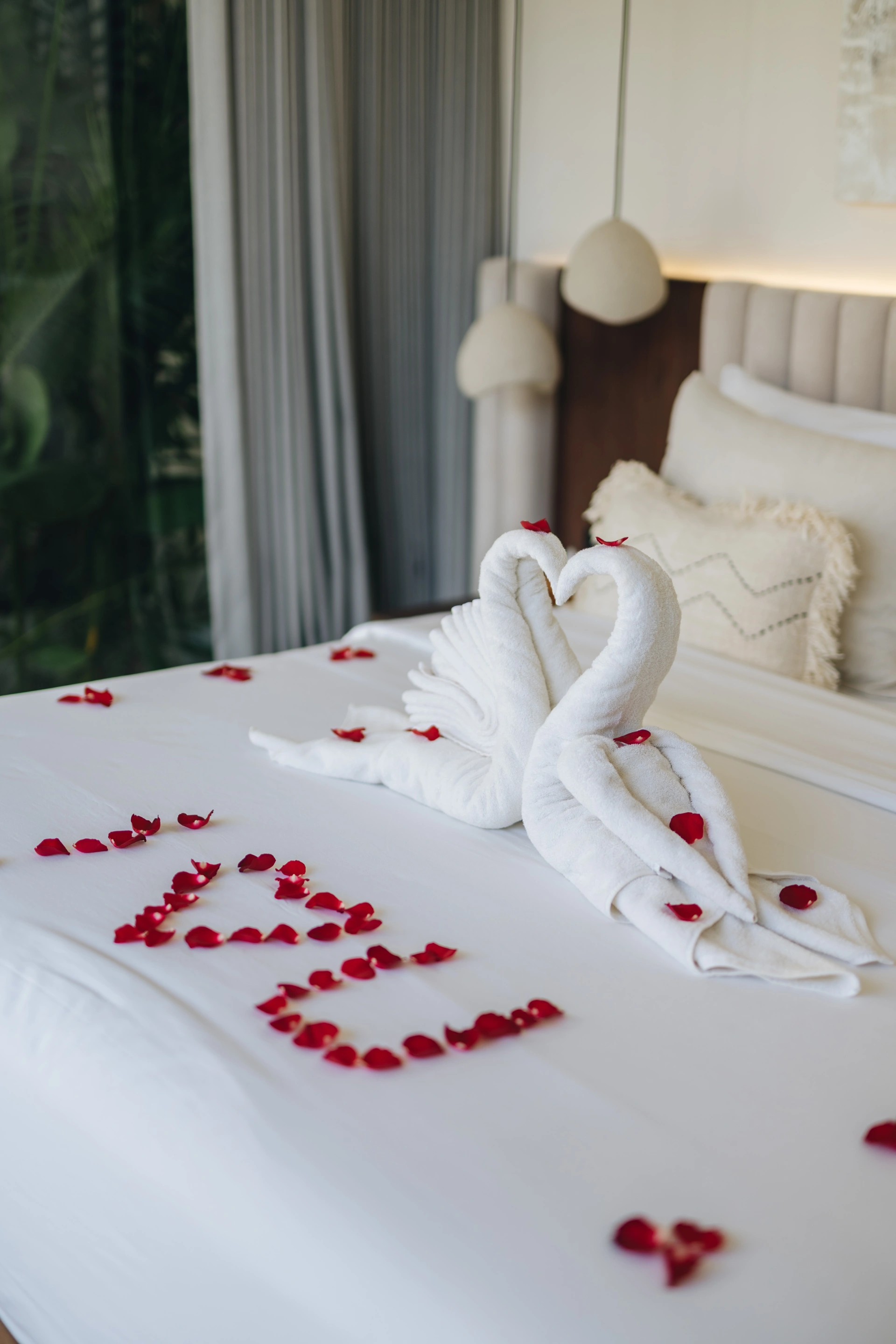 Luxury 2BR Pool Villa Near Bingin Beach | Couples & Families, 2-bed villa for rent in Uluwatu – photo 9 of 15