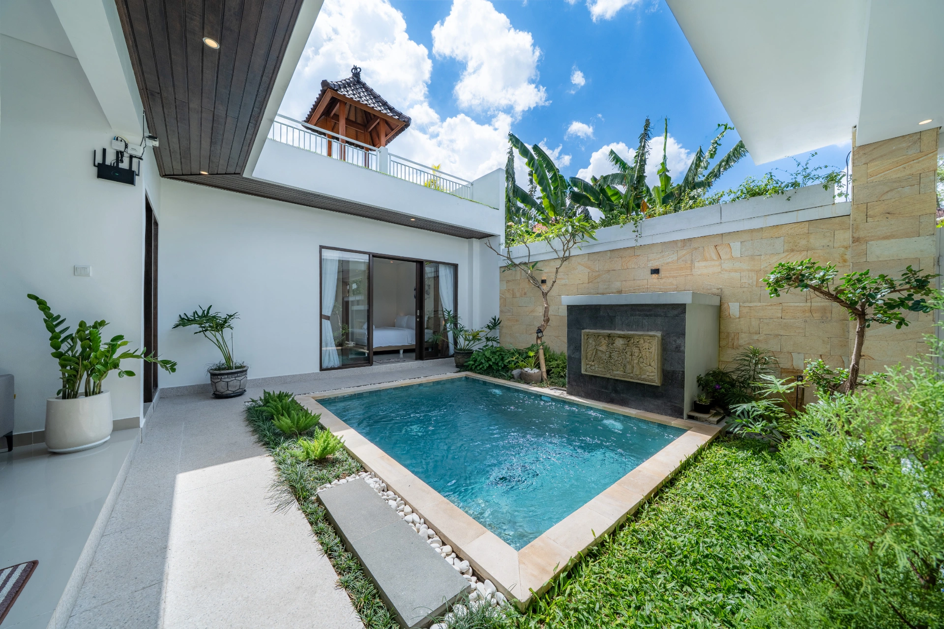 Addhika - Rooftop Terrace Villa with Pool, Berawa, 3-bed villa for rent in Pererenan – photo 14 of 15