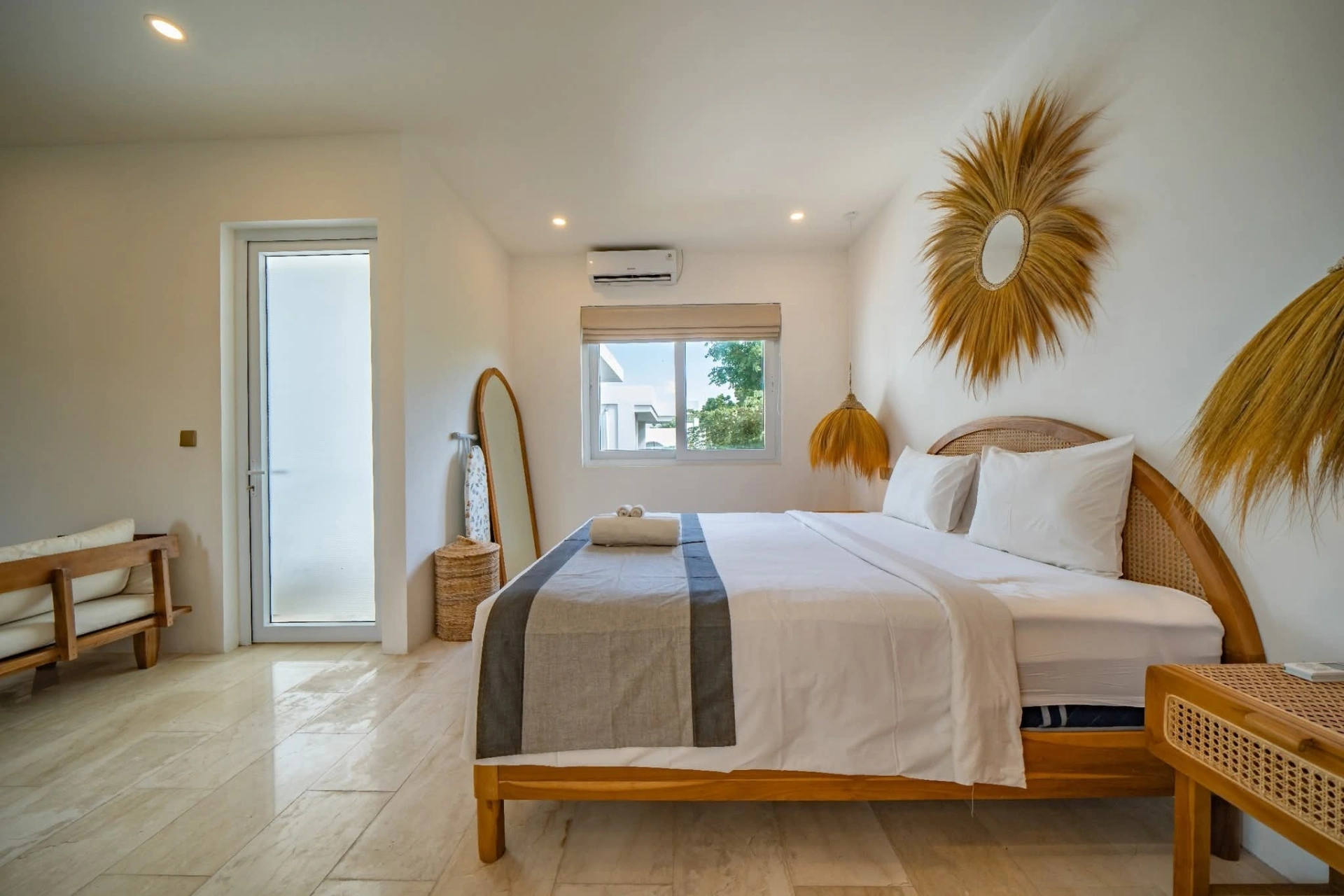 Apartement For Rent 1 Bed In Batu Bolong,Canggu Bali, 1-bed villa for rent in Canggu – photo 11 of 15