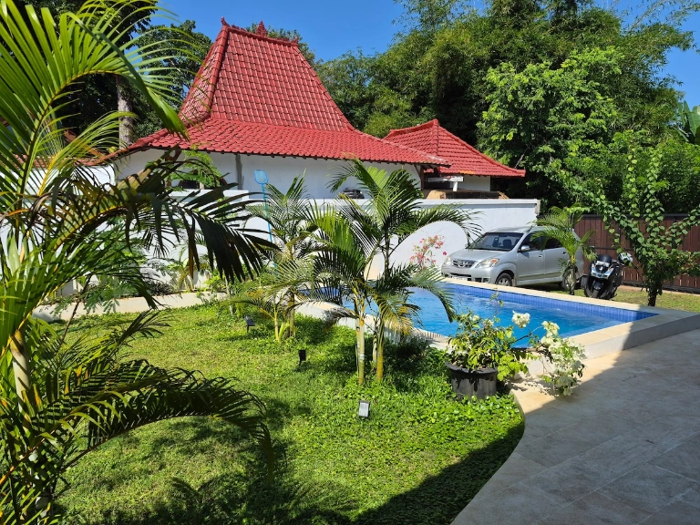 Modernized Javanese Limasan-style Family Home, 3-bed villa for rent in Uluwatu – photo 7 of 15