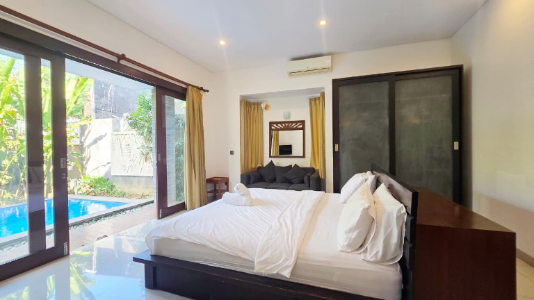 Villa For Rent 3 Bed In Berawa,Badung Bali, 3-bed villa for rent in Canggu – photo 15 of 15