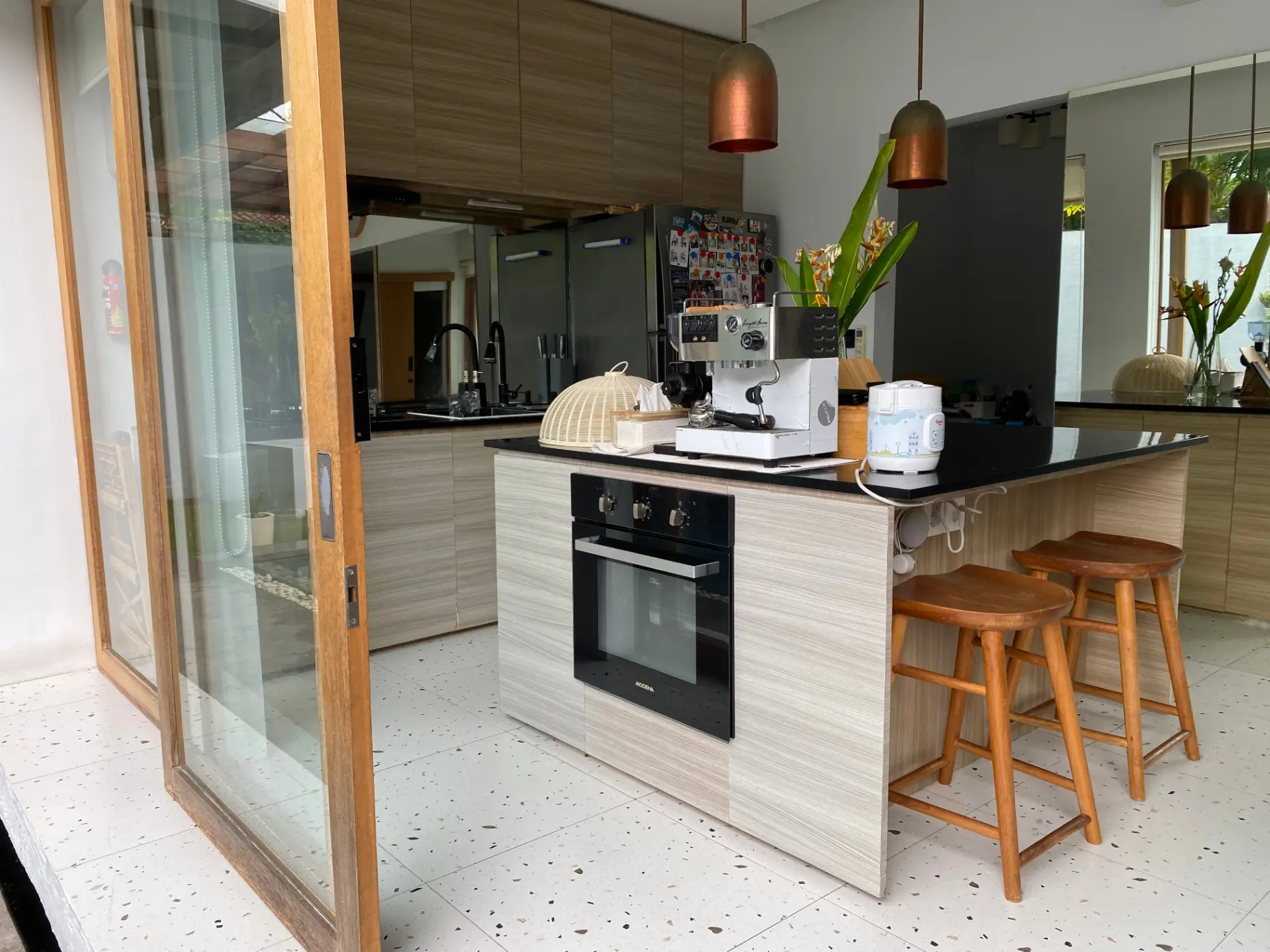 Villa MK House – 4-Bedroom Villa + 1 Office Room with Homey Vibes in Kedungu!!, 4-bed villa for rent in Tabanan – photo 14 of 15