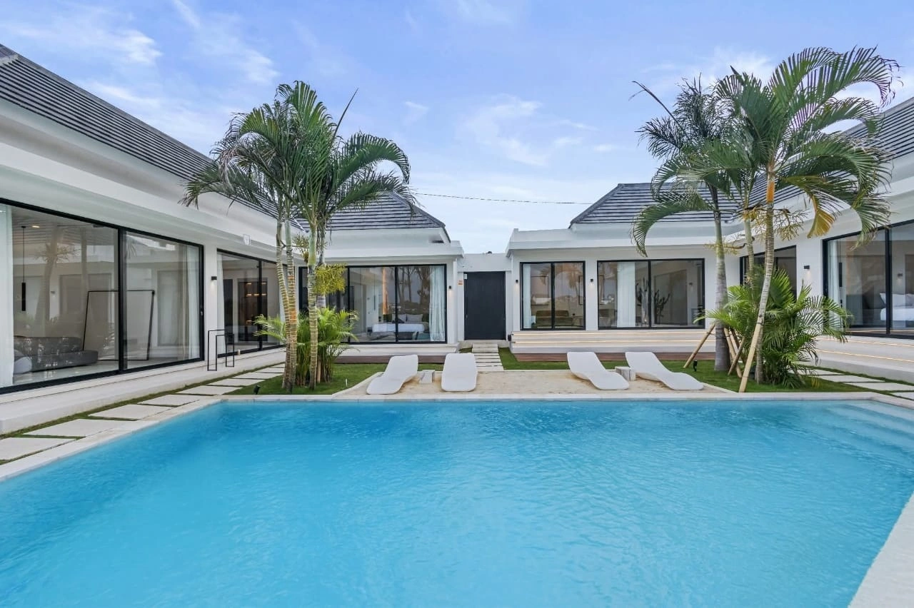 Villa For Rent 5 Bed In Pererenan,Badung Bali, 5-bed villa for rent in Pererenan – photo 2 of 15