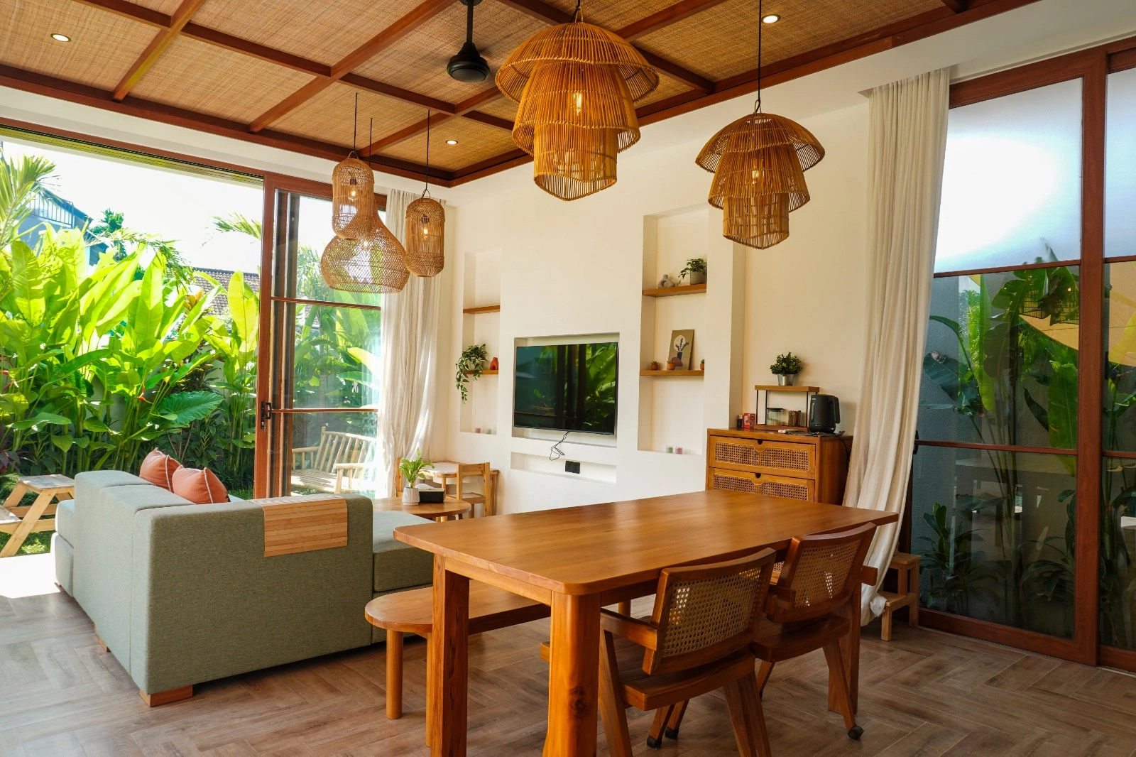 2-Bedroom Villa with Single-Level Family Living in Munggu, 2-bed villa for rent in Seseh – photo 2 of 15