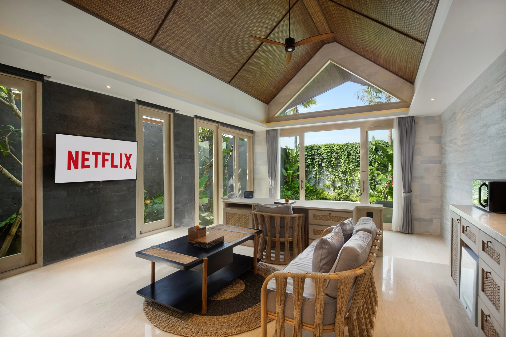 1 Bedroom Modern Luxury Villa in Canggu Padang Linjong, 1-bed villa for rent in Canggu – photo 12 of 15