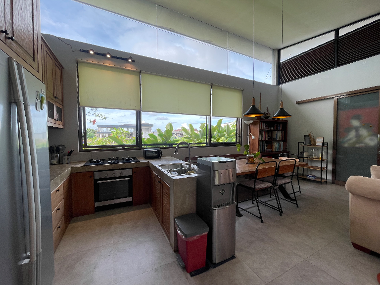 Contemporary Tropical Family Home | Kerobokan, 3-bed villa for rent in Seminyak – photo 5 of 15