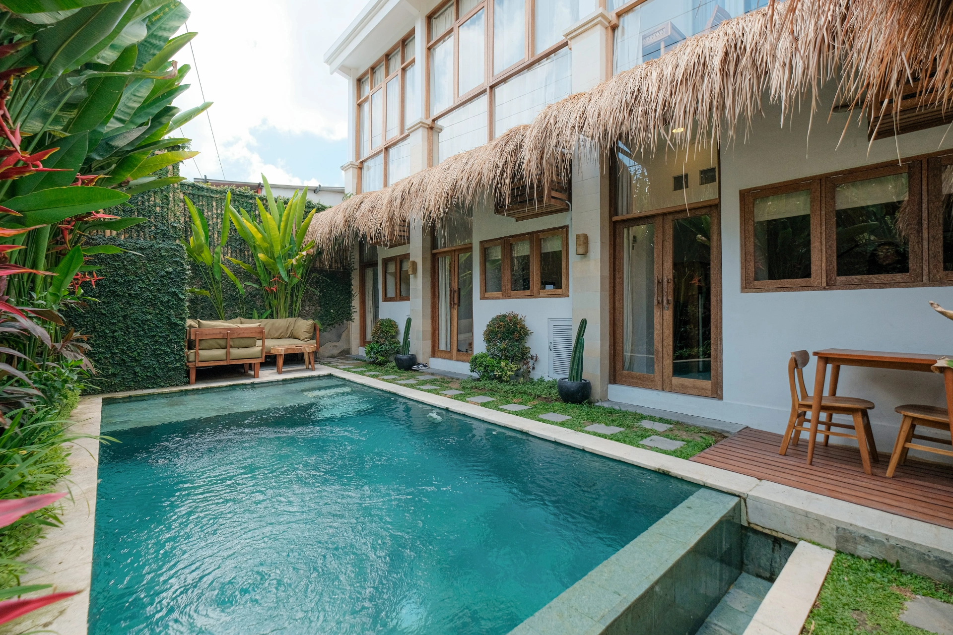 Lane 1 – Brand New Chic 1-Bedroom Townhouse in Central Pererenan, 1-bed villa for rent in Pererenan – photo 2 of 12