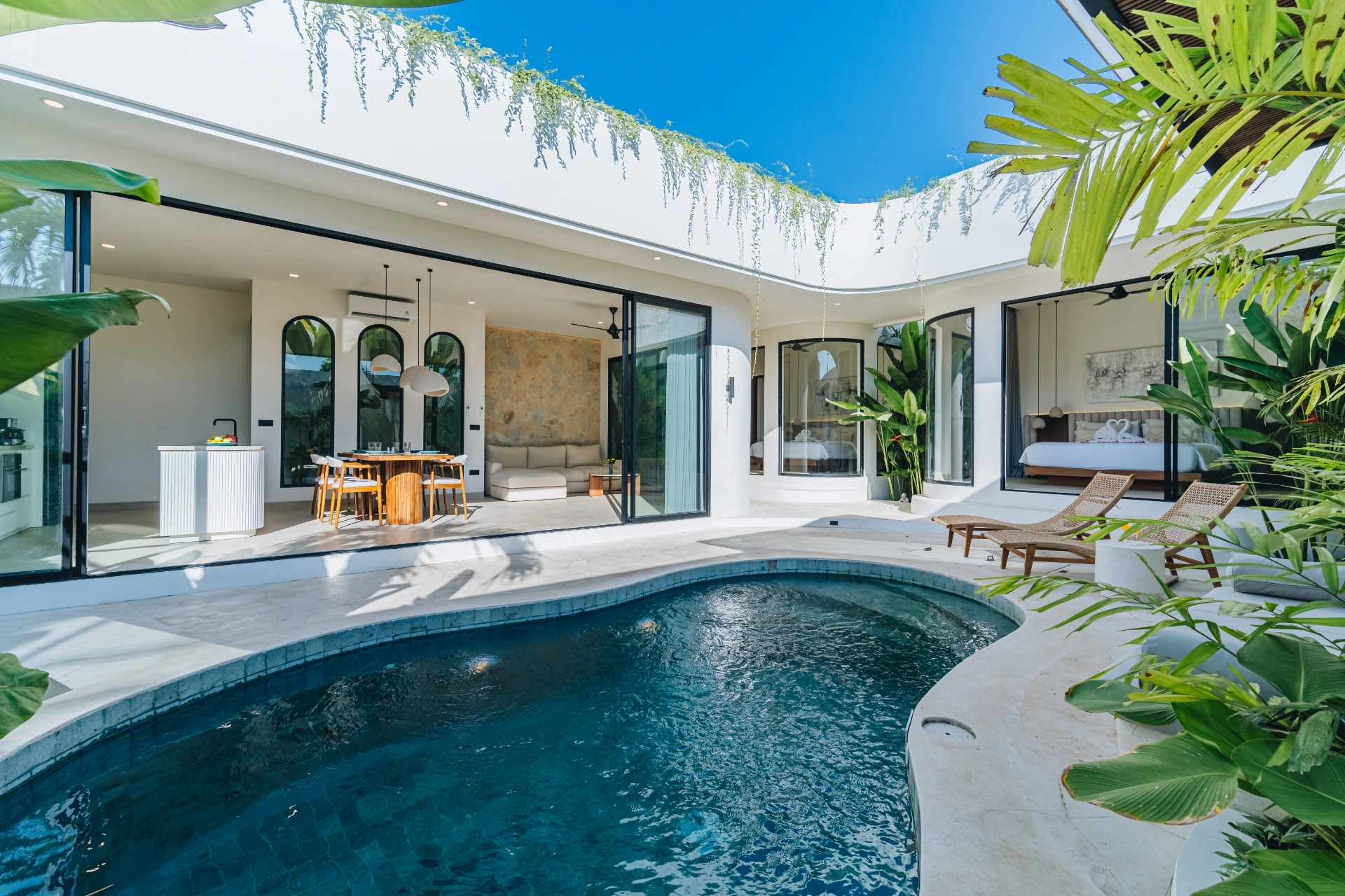 Luxury 2BR Pool Villa Near Bingin Beach | Couples & Families, 2-bed villa for rent in Uluwatu – photo 5 of 15