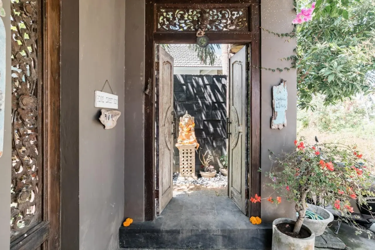 Modern 3BR Villa w/ Rooftop Patio and Home Office, 3-bed villa for rent in Canggu – photo 3 of 10