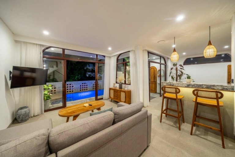 3BR Pool Villa • Rooftop • 5 Min to Batu Bolong, 3-bed villa for rent in Pererenan – photo 9 of 15