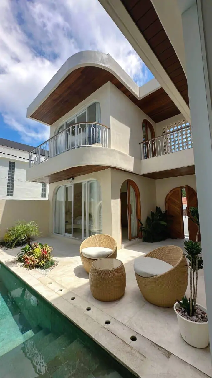 Spacious 3BR Villa w/ Private Pool and Rooftop Jacuzzi, 3-bed villa for rent in Uluwatu – photo 4 of 15