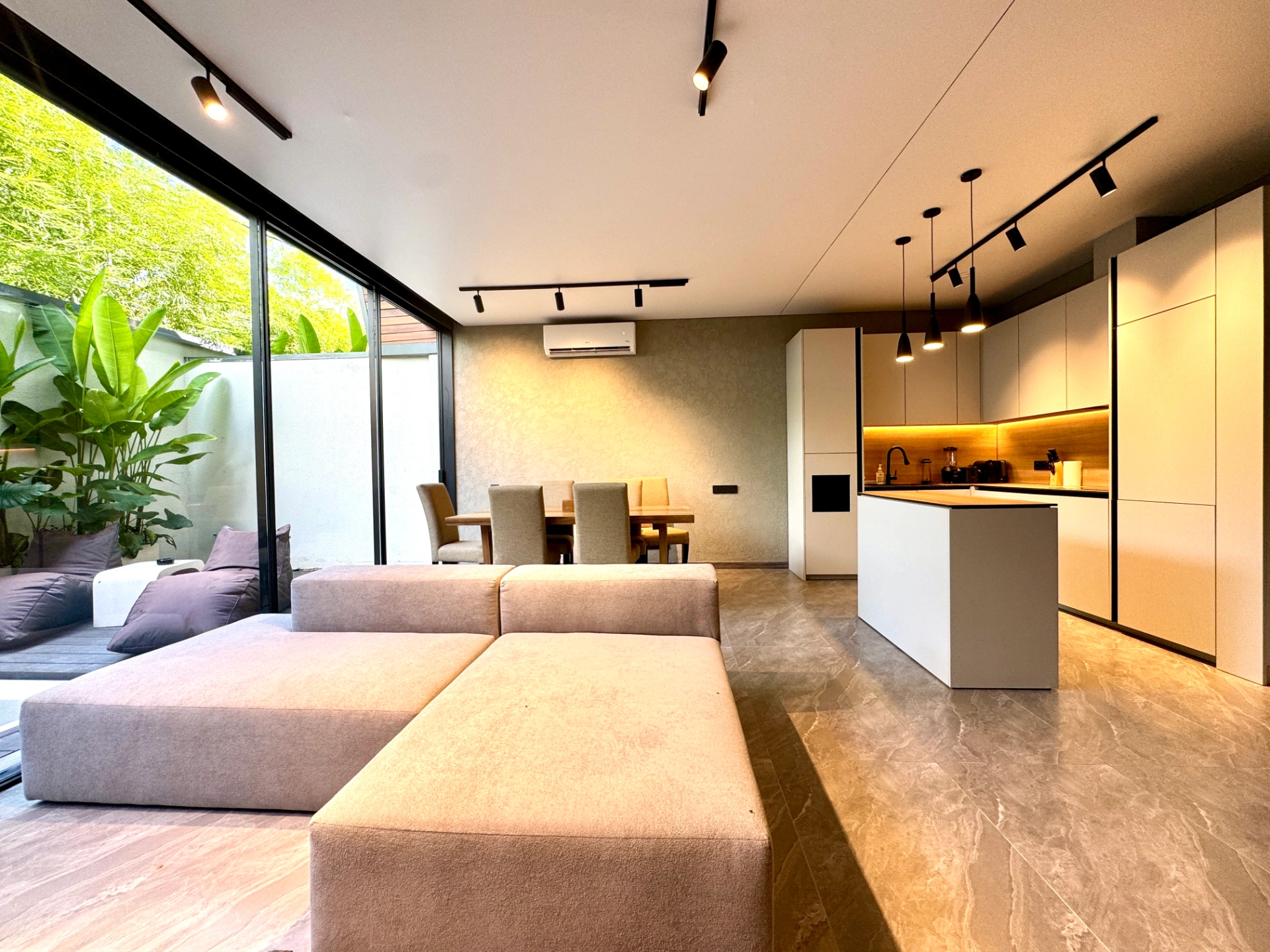 Loft Boutique - Contemporary 2-Bedroom Villa in Umalas, 2-bed villa for rent in Canggu – photo 5 of 14