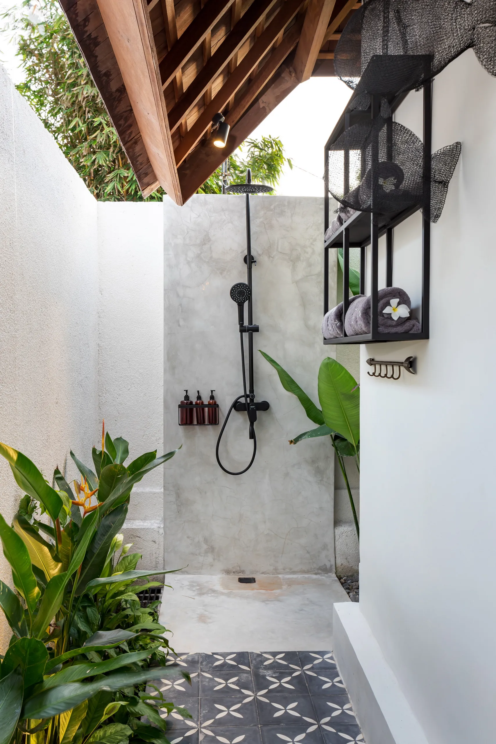 Villa Chempaka - Luxe Tropical 4BR Dream Villa in Canggu, 4-bed villa for rent in Canggu – photo 13 of 15