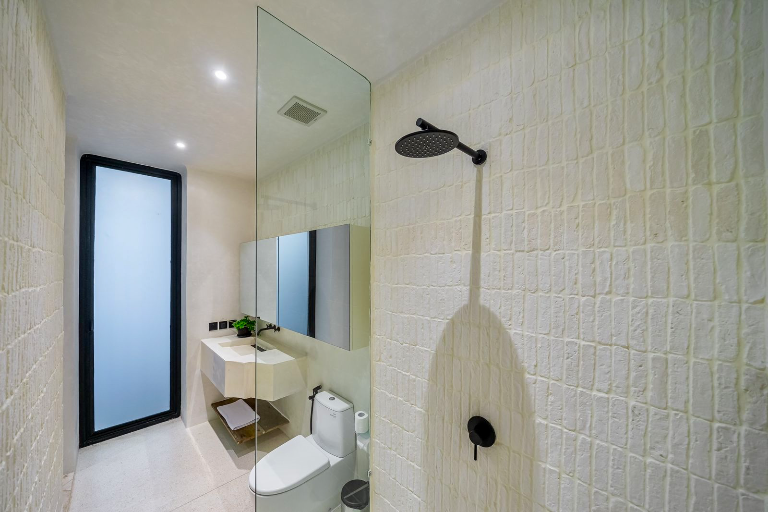Lease Yearly Big Luxury Villa 4 Bedroom Berawa Canggu, 4-bed villa for rent in Canggu – photo 14 of 15