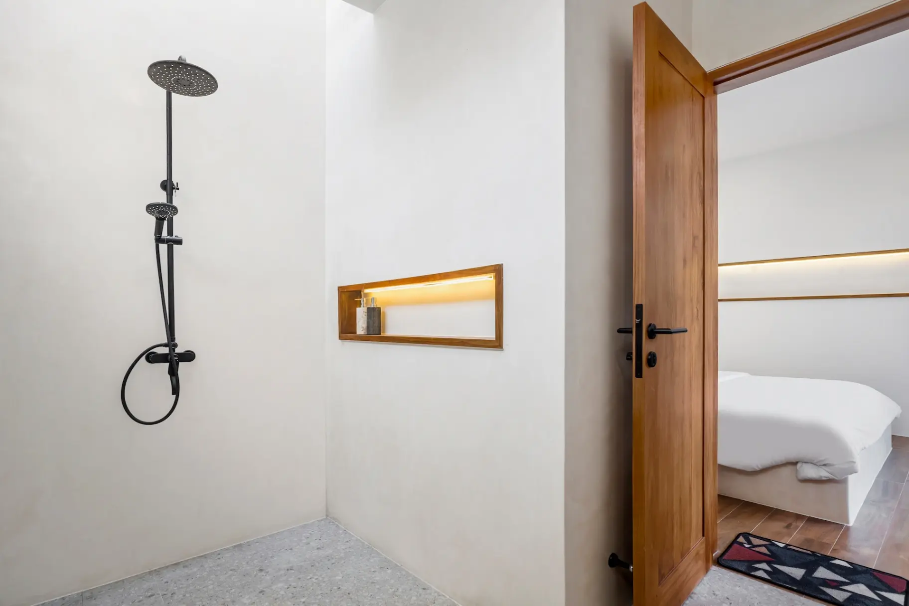 Villa Casa Copper - Tropical Luxury 3BR Pool Villa in the heart Canggu, 3-bed villa for rent in Canggu – photo 6 of 15