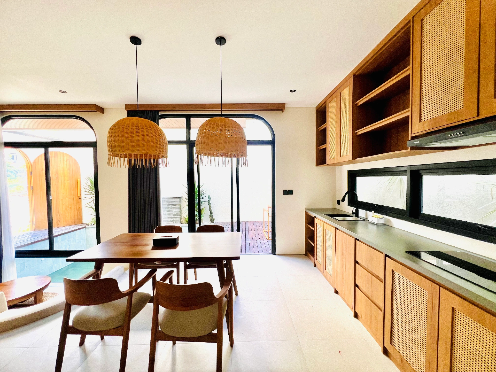 Brand New 1 Bedroom Villa 2 Minutes Away to Cemagi Beach, 1-bed villa for rent in Seseh – photo 6 of 15