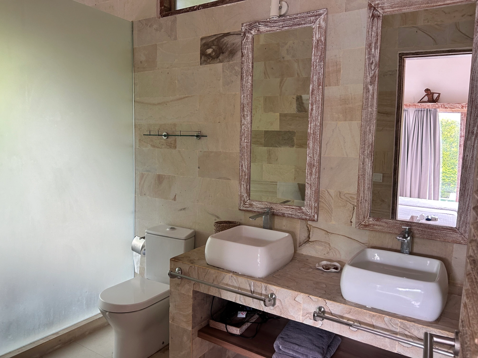 Beach house with lush garden, 2-bed villa for rent in Pererenan – photo 10 of 15