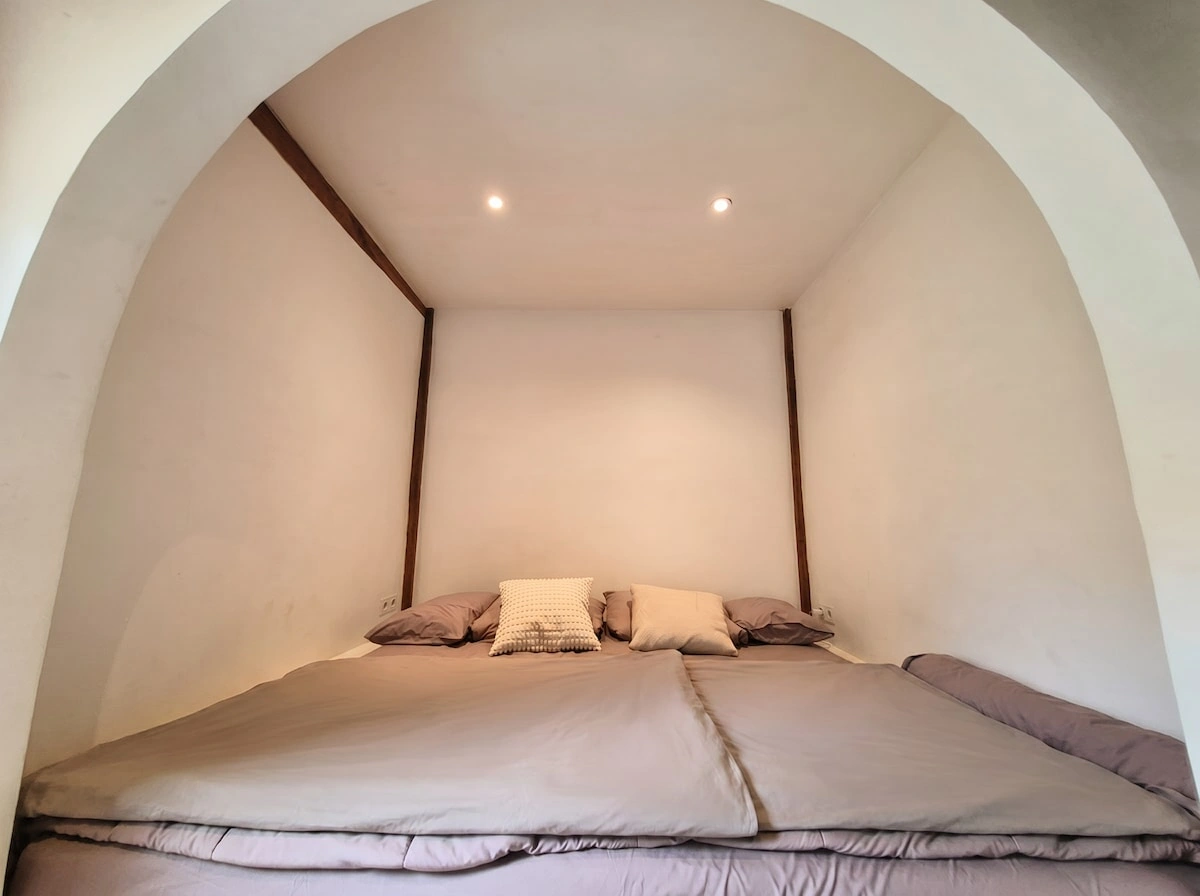 Modernized Javanese Limasan-style Family Home, 3-bed villa for rent in Uluwatu – photo 9 of 15