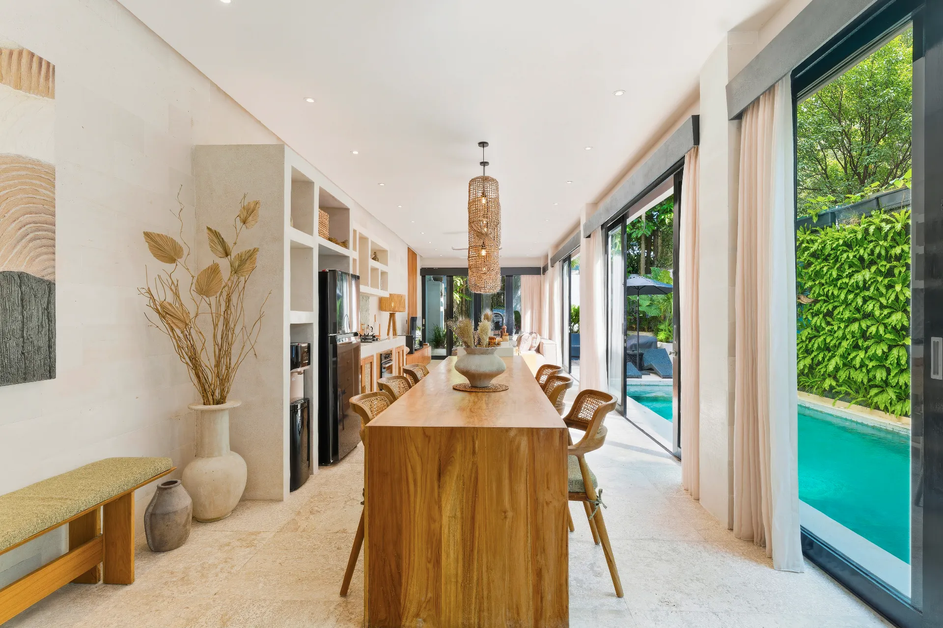 Luxury Villa in Berawa Beach 3BR - Villa Bellavera, 3-bed villa for rent in Canggu – photo 11 of 15