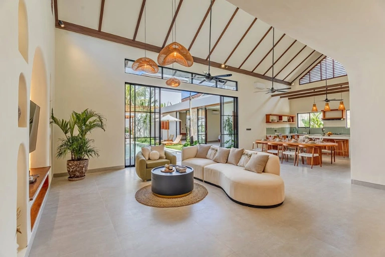 4 Bedroom Luxury Villa for Monthly and Yearly in Kerobokan, 4-bed villa for rent in Seminyak – photo 3 of 15