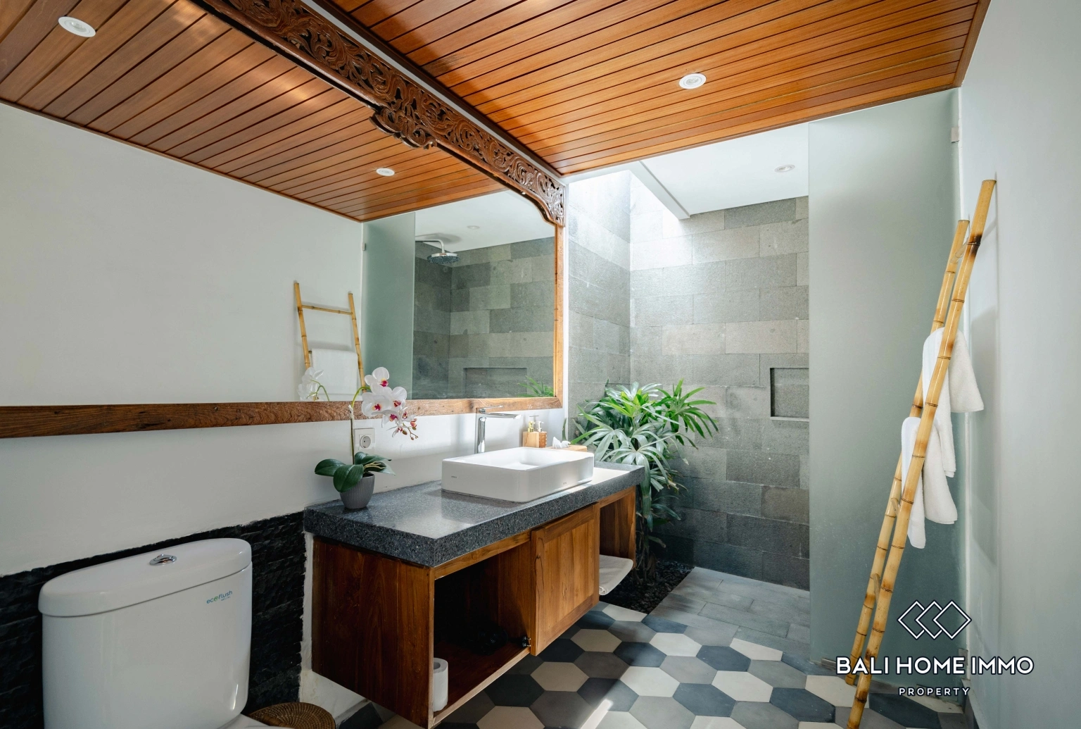 1 Bedroom Apartment for Rent in Batu Belig, 1-bed villa for rent in Seminyak – photo 11 of 11