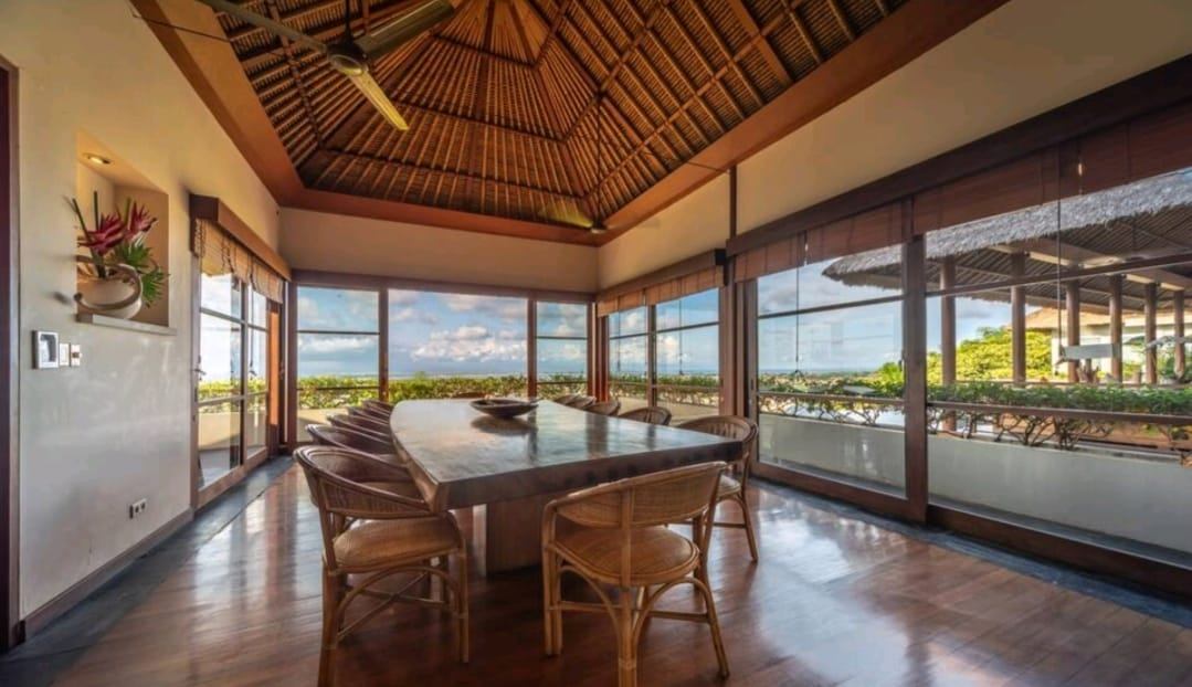 The Longhouse - 6 Bed Luxury in Jimbaran Bay, 6-bed villa for rent in Uluwatu – photo 4 of 15