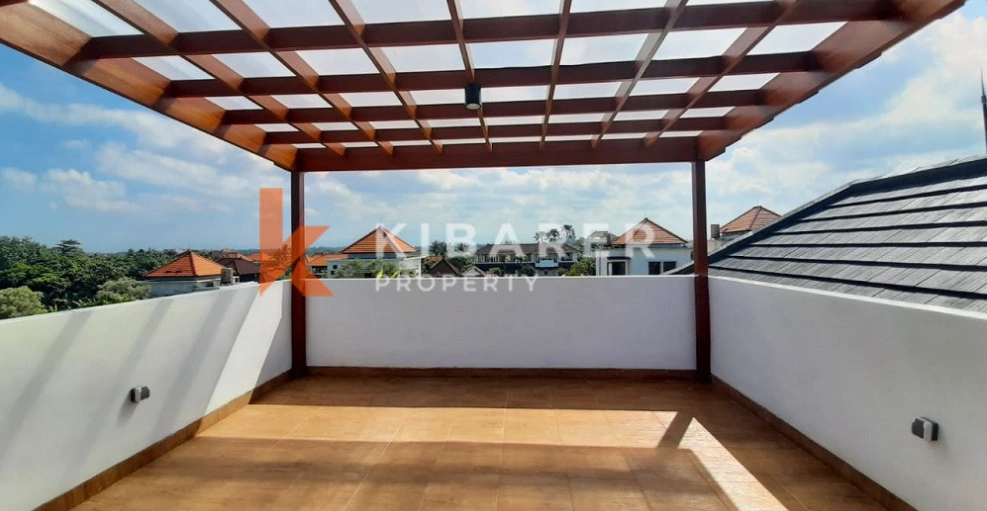 Wonderful 3BR Villa with Rooftop and Just 400m from Cemagi Beach, 3-bed villa for rent in Seseh – photo 10 of 12