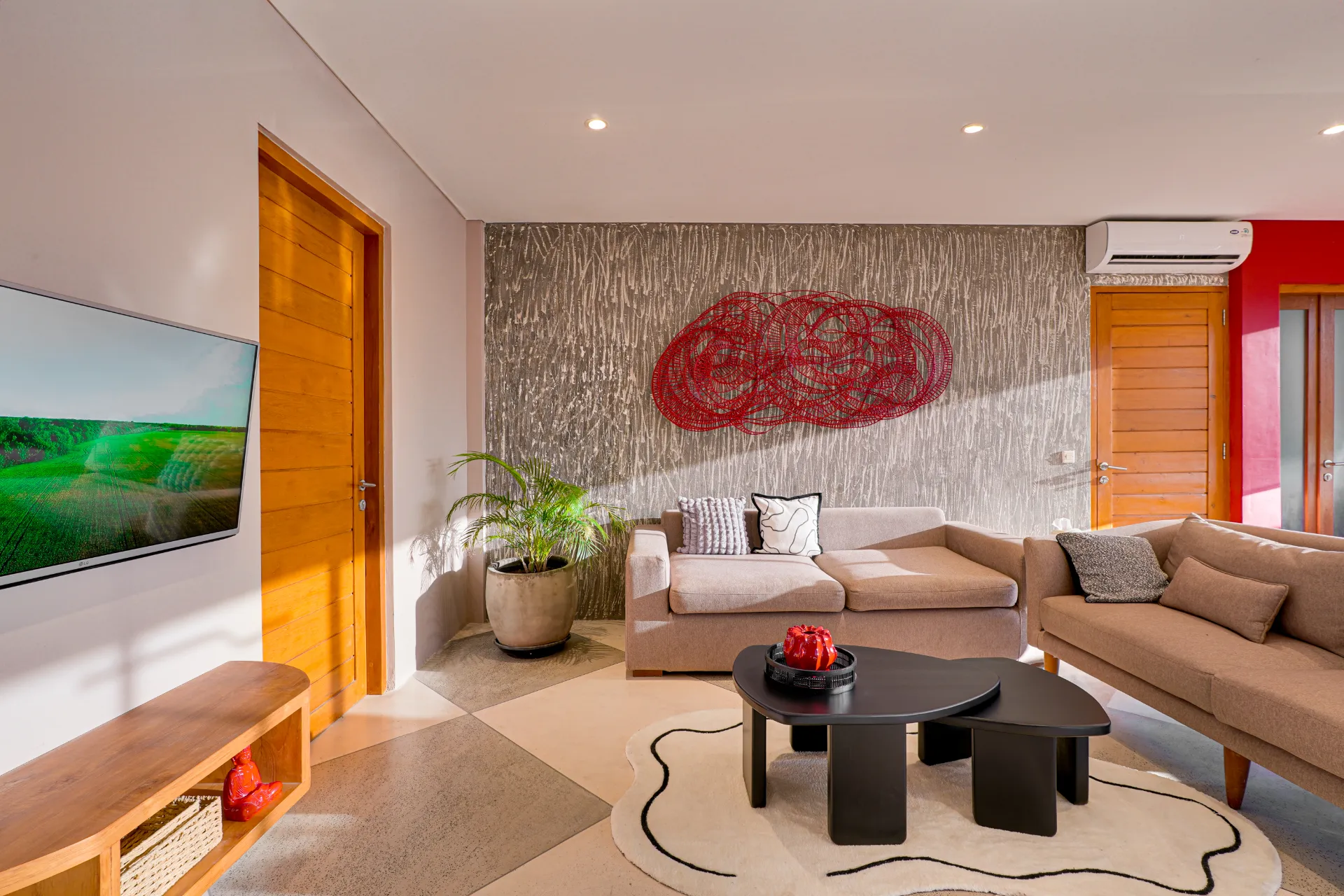 Bright & Stylish 2BR in Berawa – Bali Rare Find, 2-bed villa for rent in Canggu – photo 6 of 15