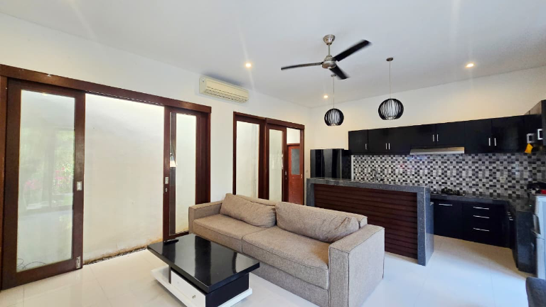 Villa For Rent 3 Bed In Berawa,Badung Bali, 3-bed villa for rent in Canggu – photo 6 of 15