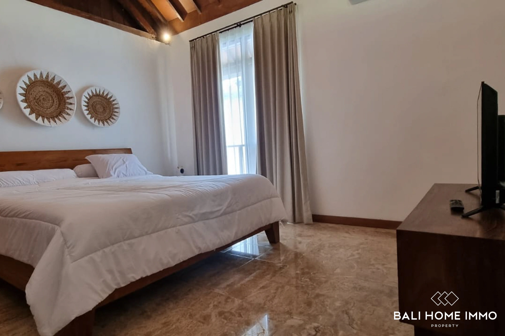 Beautiful 3 Bedroom Family Villa near beach in Bali Canggu Berawa, 3-bed villa for rent in Canggu – photo 8 of 11