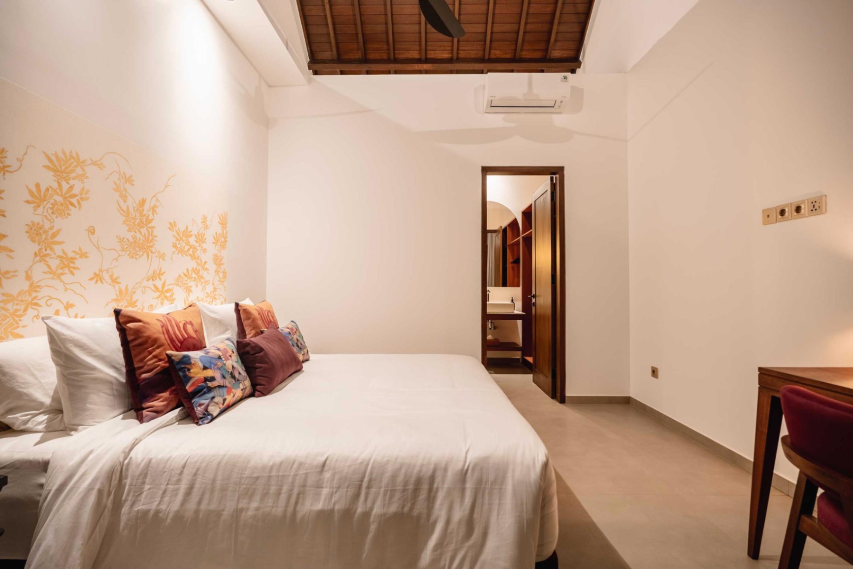 Rocca Bella - Hidden Gem 4BD Villa w/ Ricefiedls View Canggu, 4-bed villa for rent in Canggu – photo 7 of 15