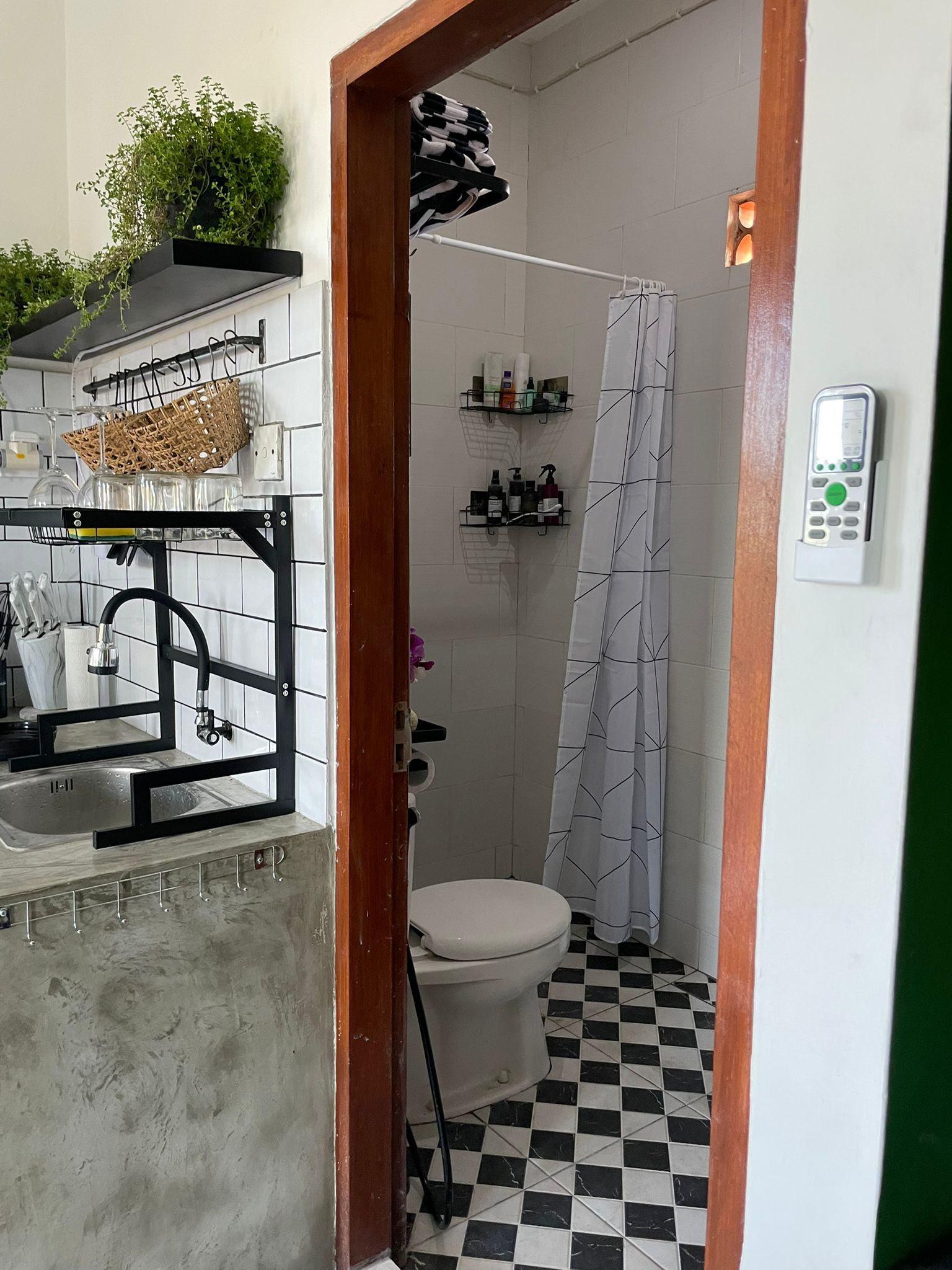 Studio Apartment for Monthly & Yearly Rental in Batu Bolong, Bali, 1-bed villa for rent in Canggu – photo 8 of 8