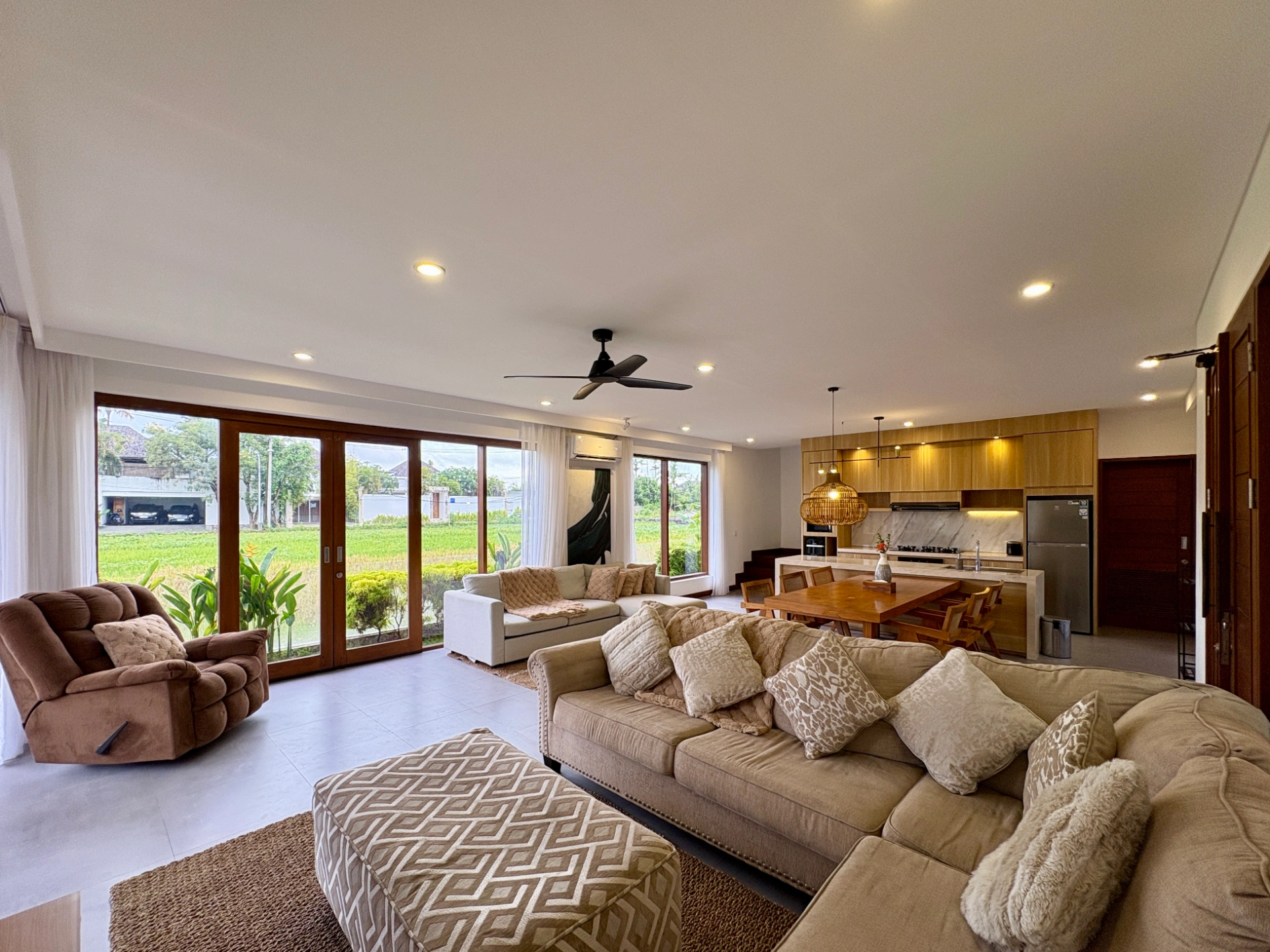 3 Bedroom Family Villa Walking Distance to The Beach, 3-bed villa for rent in Seseh – photo 6 of 15